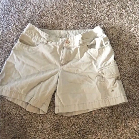 North Face khaki cargo shorts - Picture 1 of 5